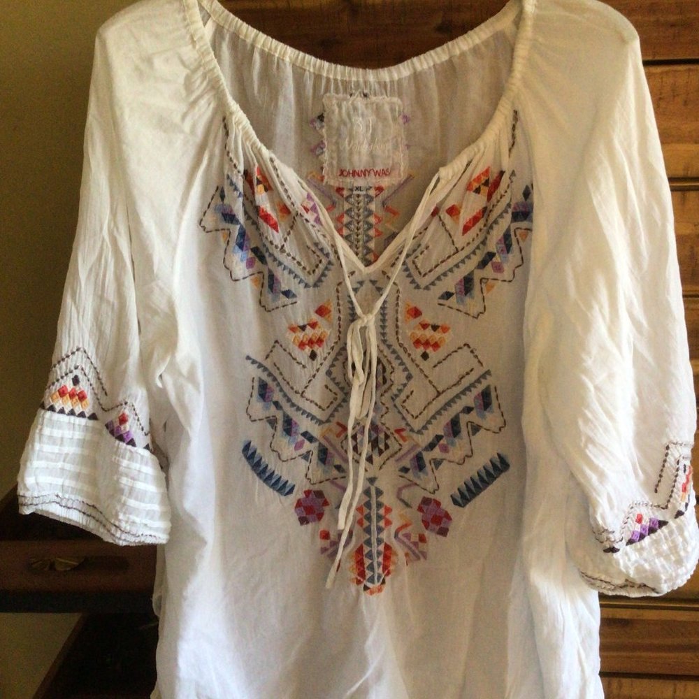 JOHNNY WAS/3J WORKSHOP  WHITE EMBROIDERED TOP! EXCELLENT! SIZE XL